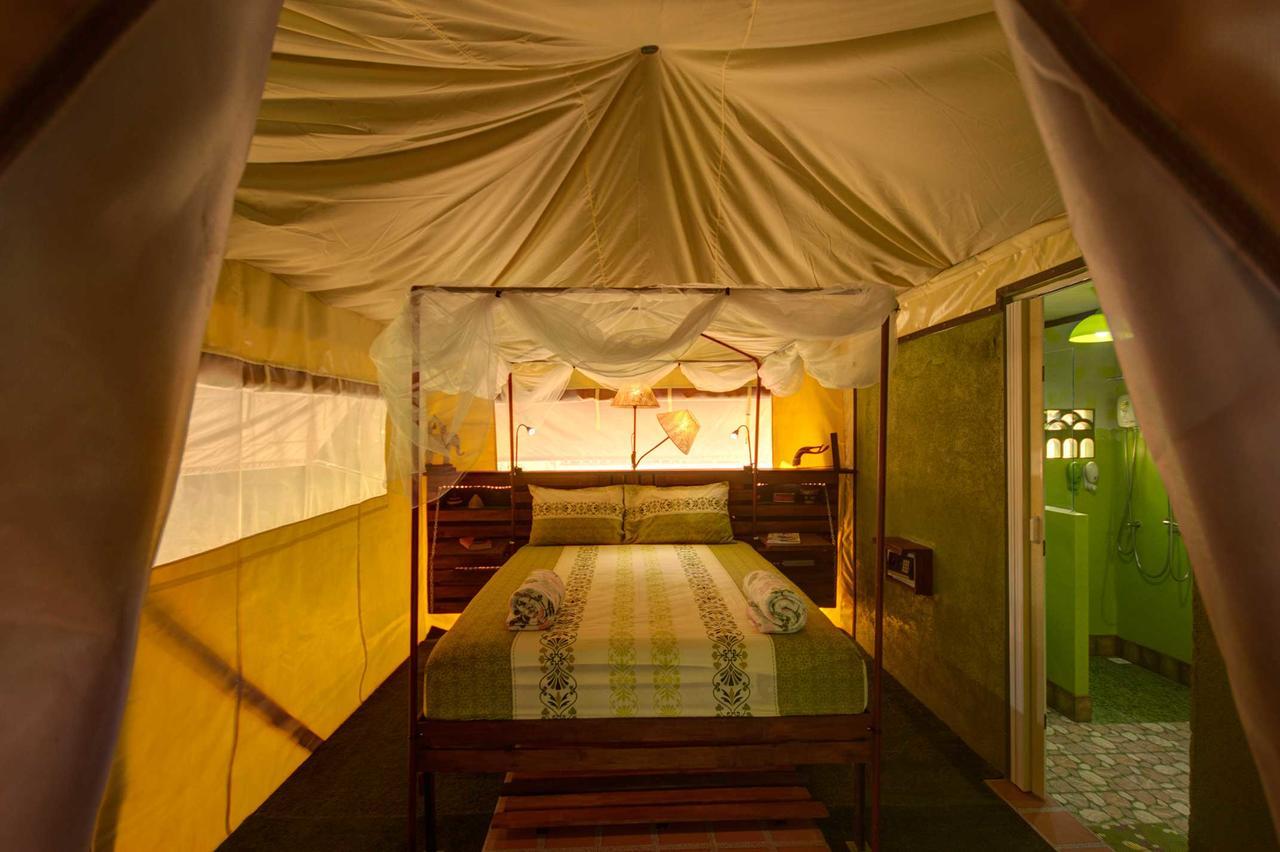 Baan Mae Ying Bungalows & Luxury Glamping Tents Thalang Exterior foto